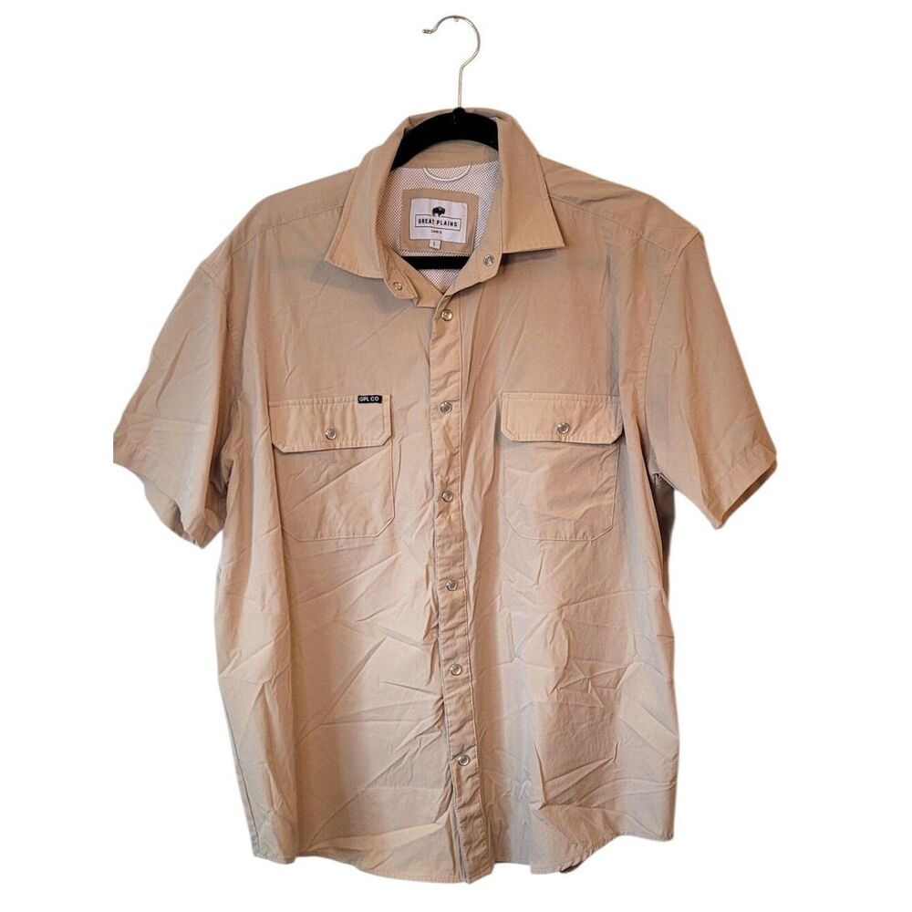 Great Plains Casual Short-Sleeve Button-Up Shirt in Khaki Size L